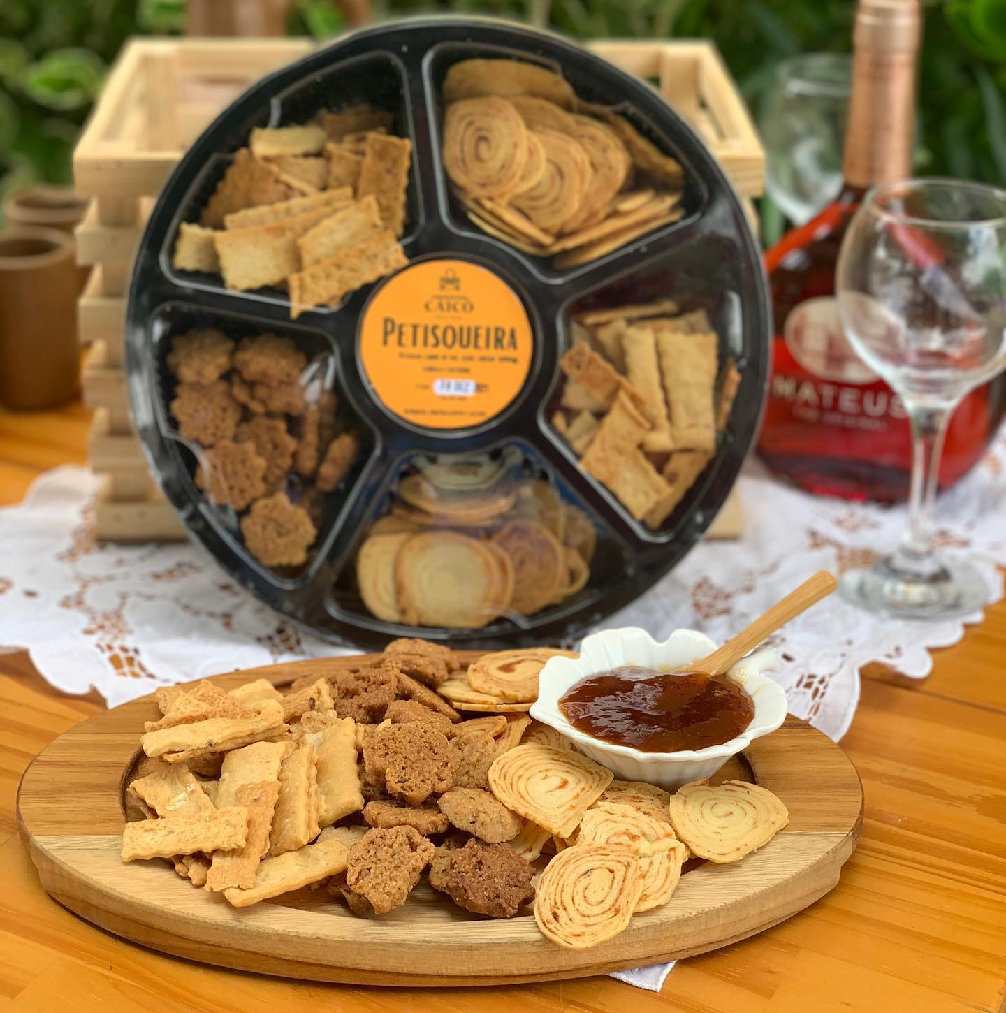 Petisqueira Produtos Caicó com biscoitos e petiscos sortidos
